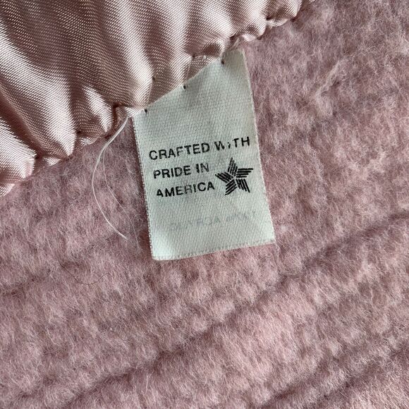 VTG Pink Acrylic Blanket Satin Trim Waffle Weave 66x88 Twin Size USA Excellent - Picture 7 of 12